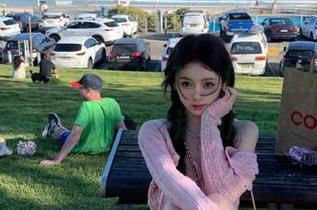当你沉迷于51cgfun在线，不想再面对现实生活的尴尬…