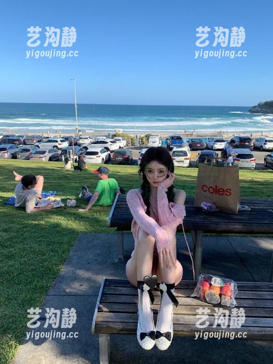 当你沉迷于51cgfun在线，不想再面对现实生活的尴尬…