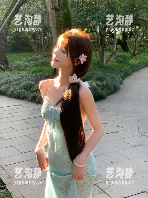 “51黑料社”上最新流出的瓜，这画风我不太能理解啊！