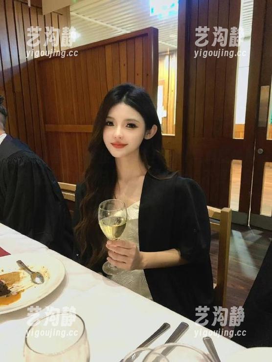 911黑料 链接点进去!911黑料就像那隐藏的零食,总是让人“嘴上说不要,身子却很诚实”。