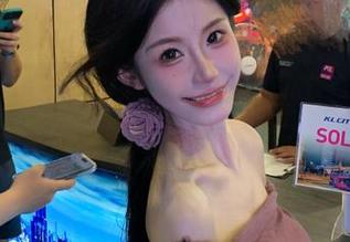 “hlw在线”的评论区简直是小剧场，大家的热情我能感受到！