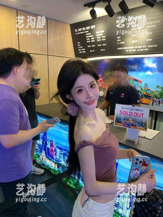 “hlw在线”的评论区简直是小剧场，大家的热情我能感受到！