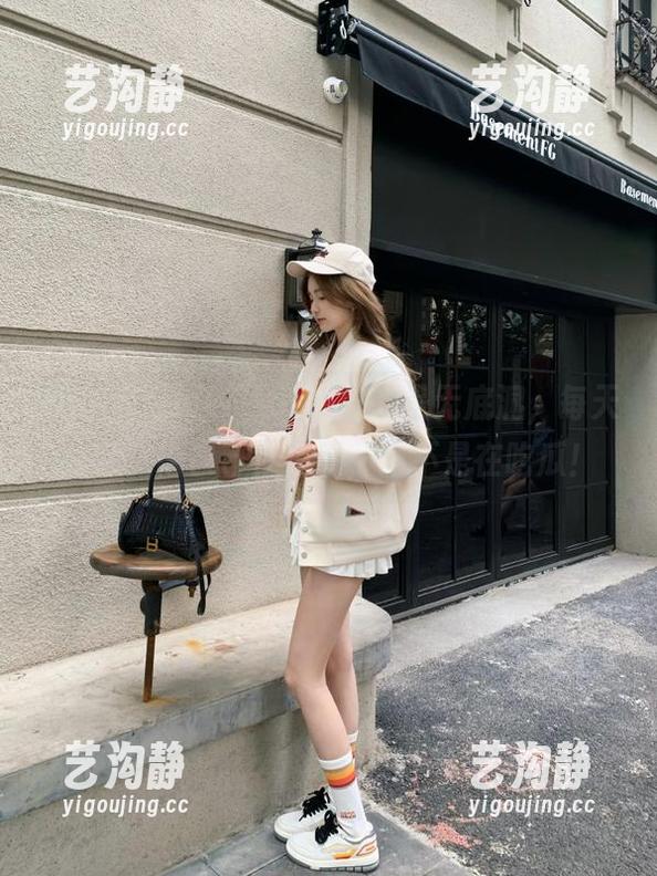 hlw “hlw”app真的是无底洞,每天我都觉得自己在追剧,而不是在吃瓜!