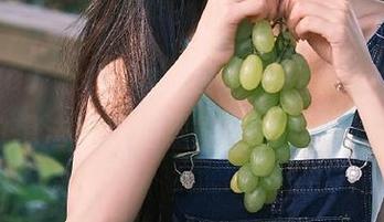 “xgua”首页：我有一个疯狂的想法，坟地里能长出西瓜吗？