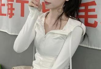 说说“zzzttt48.com”的资源吧，快过来参与这场视觉派对！