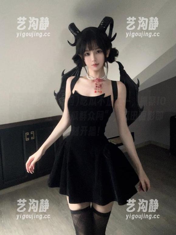 吃瓜不止五一，抓紧IOS下载“五一吃瓜群众网”，瓜田丽影即刻开播！