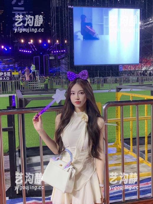 每次登录劲爆吃瓜，都会忍不住想问：“其他人是怎么过的，光看我就好了吗？”