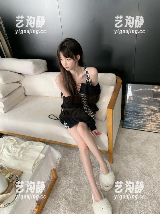 在吃瓜网最新的甜蜜大冒险里，免费吃瓜的惊喜总在转角等你！