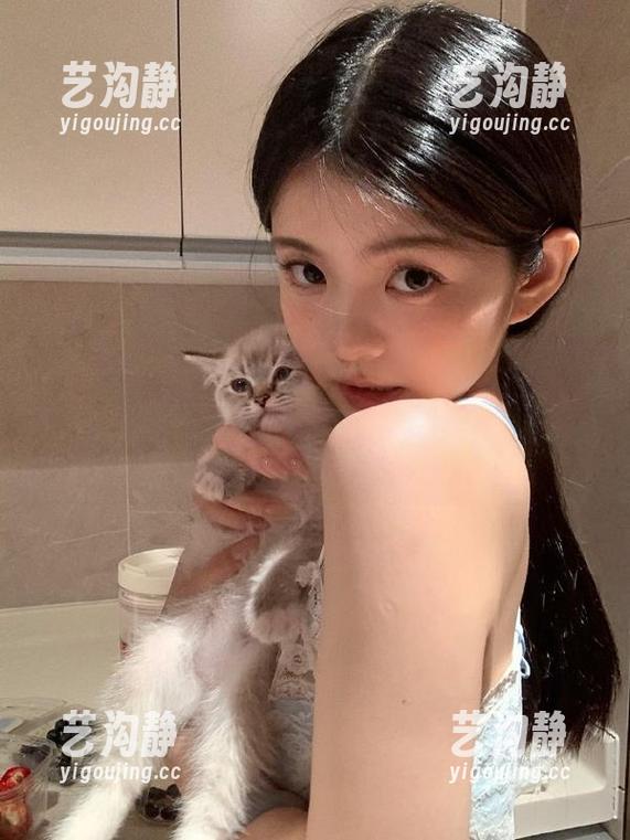想在安卓上开个黑料不打烊tttzzz的首页，比如说……抓些令人脑洞大开的八卦！