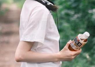 黑料永远不打烊苹果版，干脆每天来一发，心情特别飞！