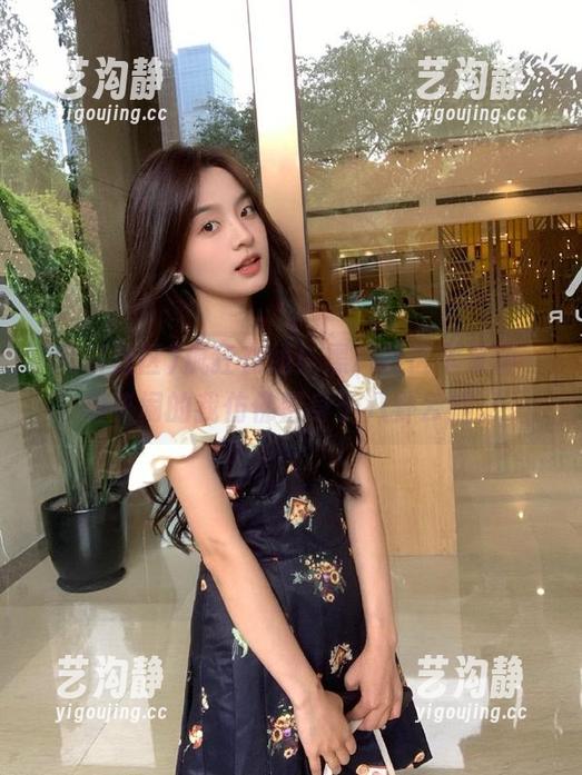 疯狂在线！黑料社区苹果版，看热闹的我仿佛置身于八卦云端。